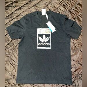 NWT adidas silver box logo t-shirt men’s large